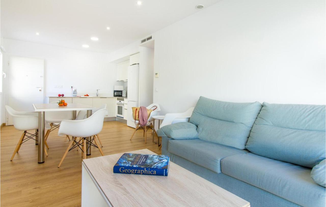 Lovely In With Swimming Pool Appartement